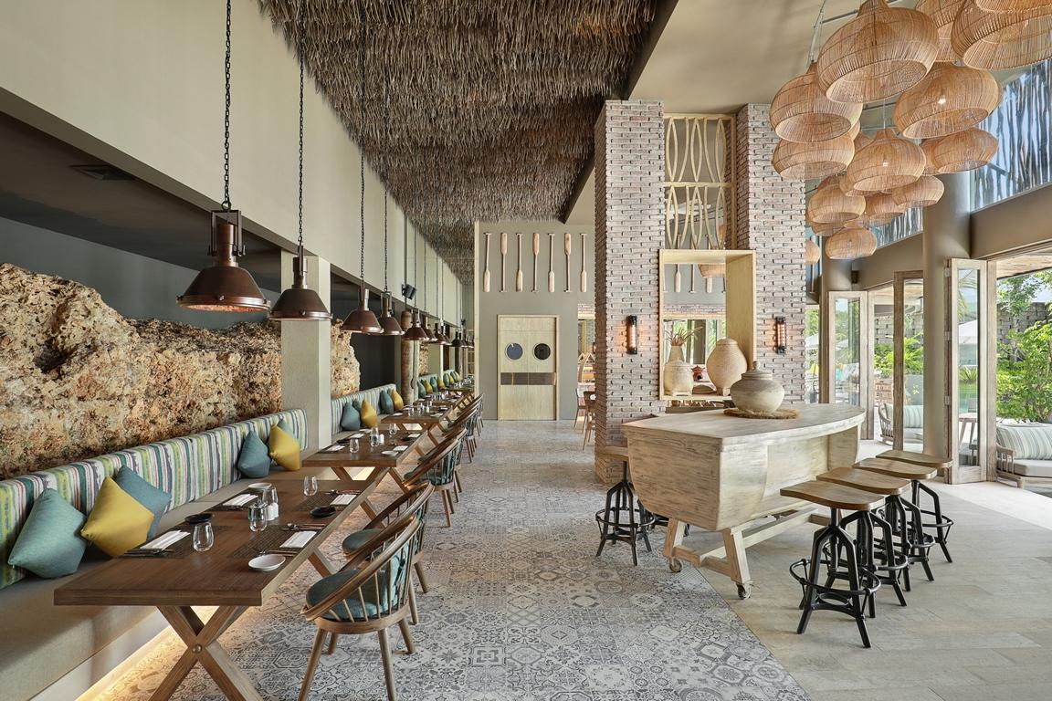 Cross Bali Breakers Hotel Jimbaran  Exterior photo