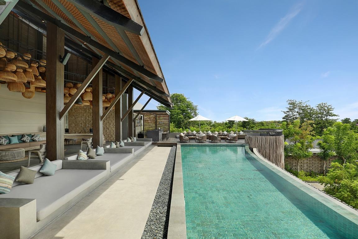Cross Bali Breakers Hotel Jimbaran  Exterior photo