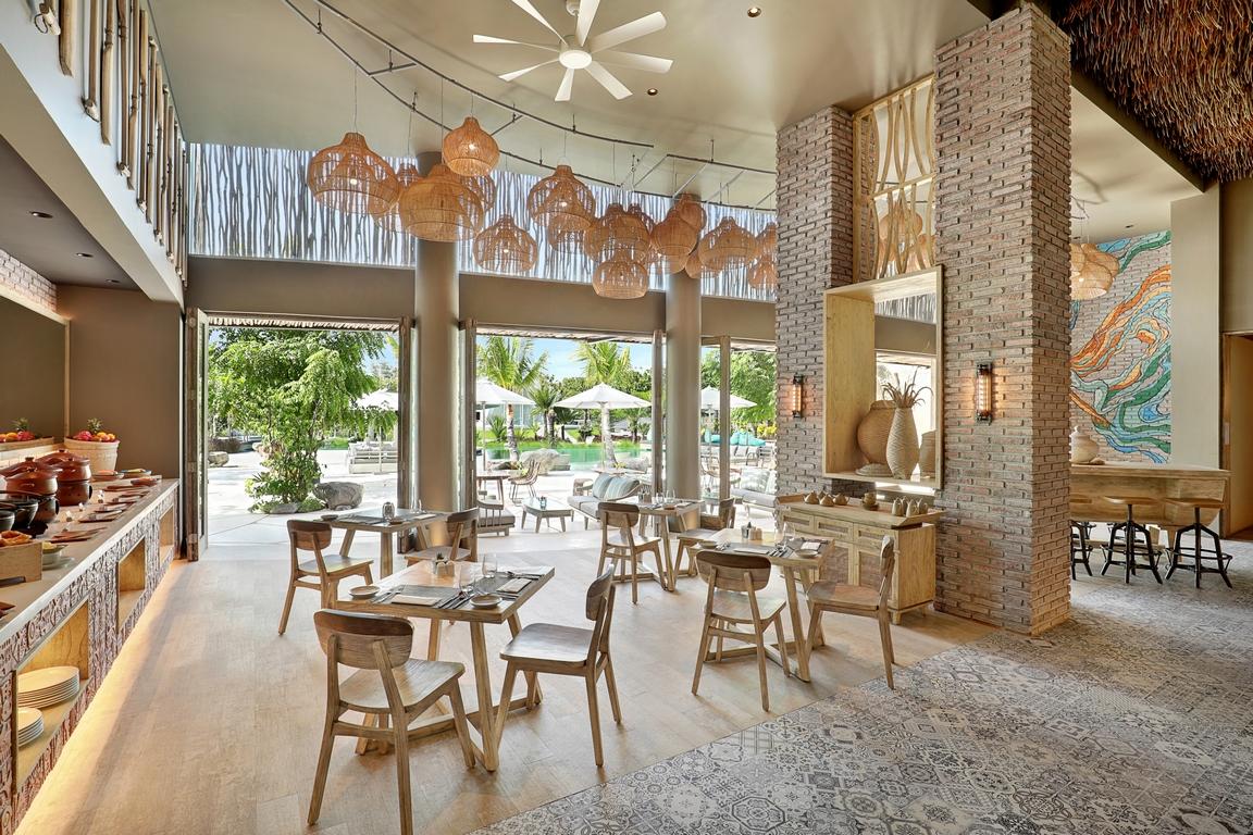 Cross Bali Breakers Hotel Jimbaran  Exterior photo