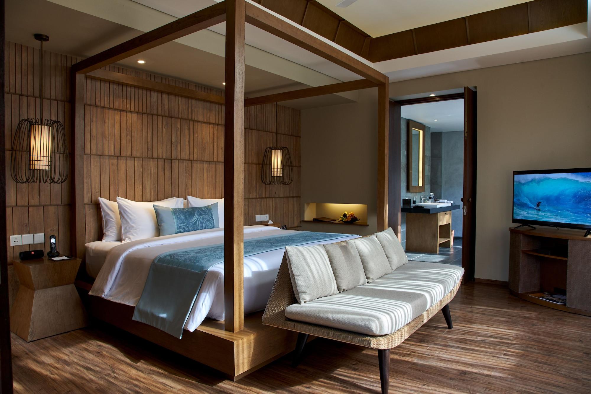 Cross Bali Breakers Hotel Jimbaran  Exterior photo